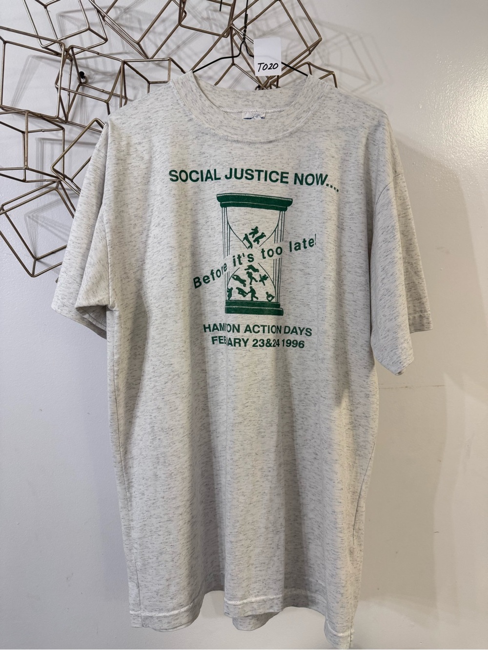 Vintage-Inspired Social Justice Now Gray Graphic Tee
